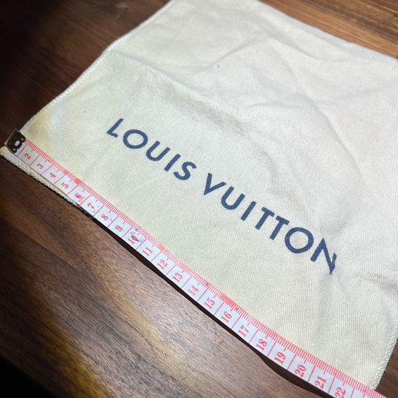 Small Wallet Louis Vuitton Cream Dust Bag - Picture 6 of 6